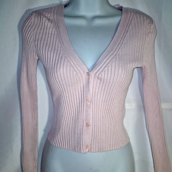 H&M sweater. pink, channeled design, V-Neck, Button-front in size XS - Picture 4 of 10